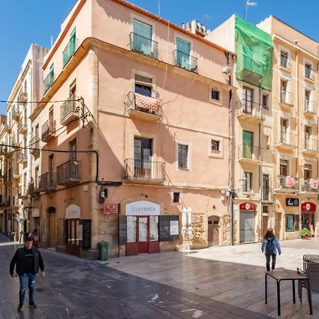 Apartamento En El Corazon De Tarragona. Planta Baja Con Patio. Buitenkant foto
